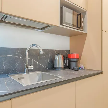 Urban Eden Nest - Smart Oasis In The Motor Valley Apartamento Módena