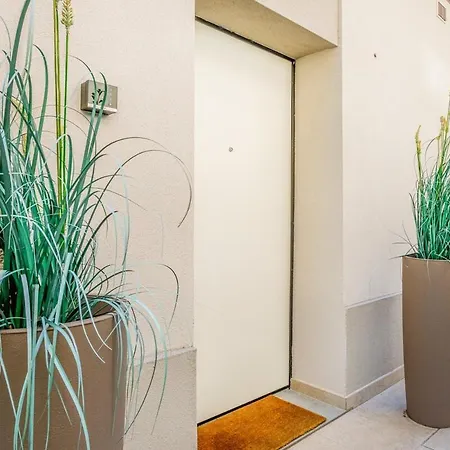 Urban Eden Nest - Smart Oasis In The Motor Valley Apartmán Modena