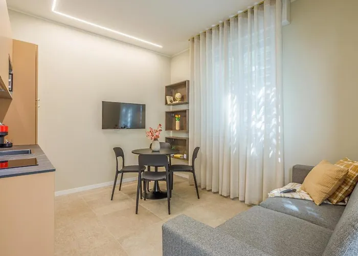 Urban Eden Nest - Smart Oasis In The Motor Valley アパート *